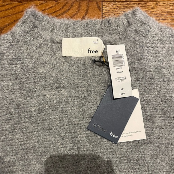 Aritizia Wilfred Free Lolan Sweater NWT - Picture 2 of 3
